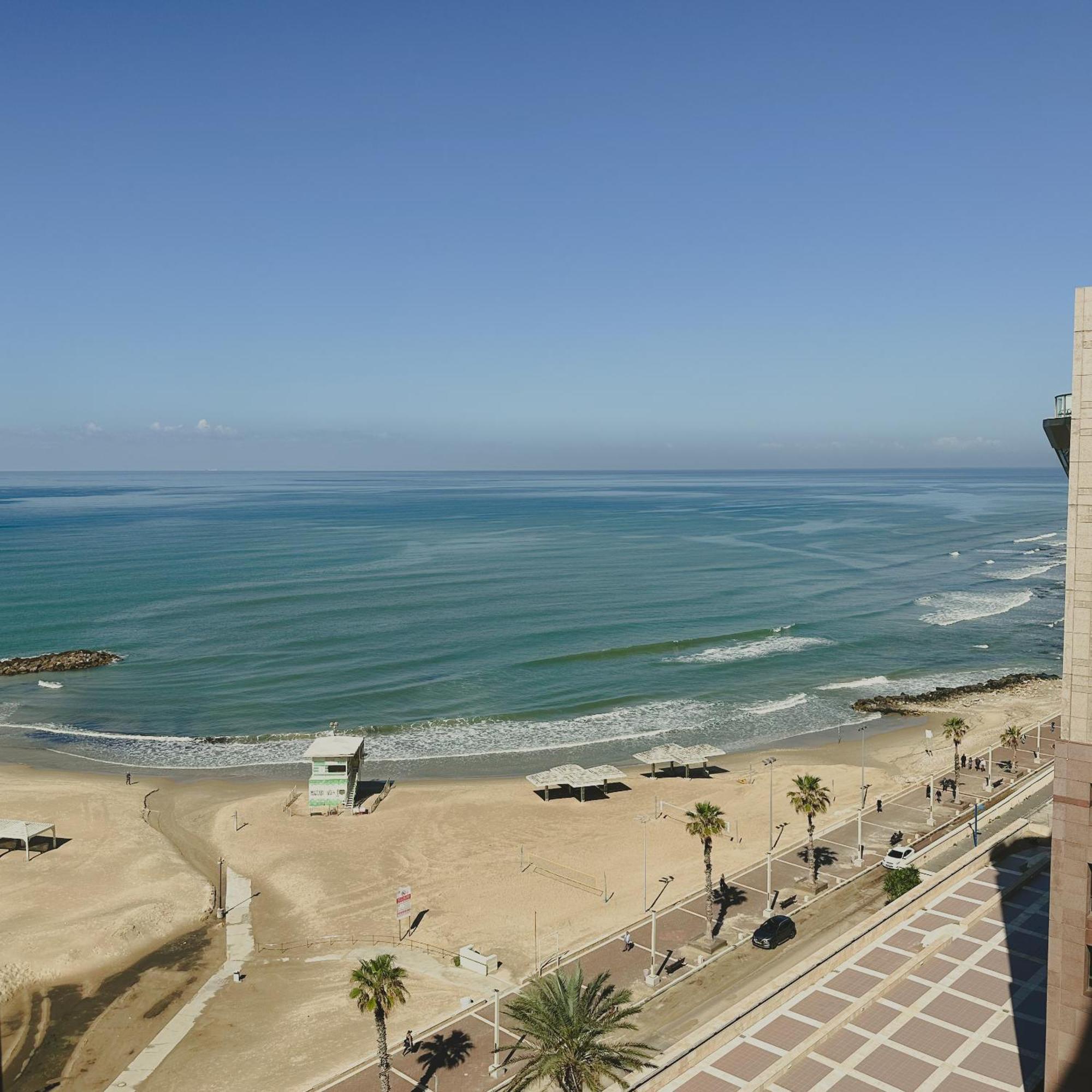 מגדל אלמוג חיפה - דירות "בלו ביץ'" על הים Exterior photo